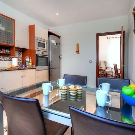 Holiday Rosignol * يوريت دي مار