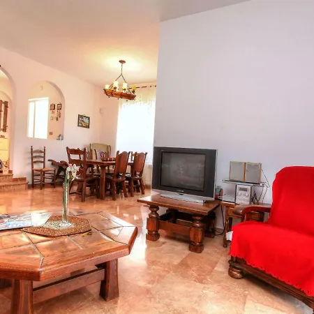 Holiday Rosignol بيت للعطل يوريت دي مار